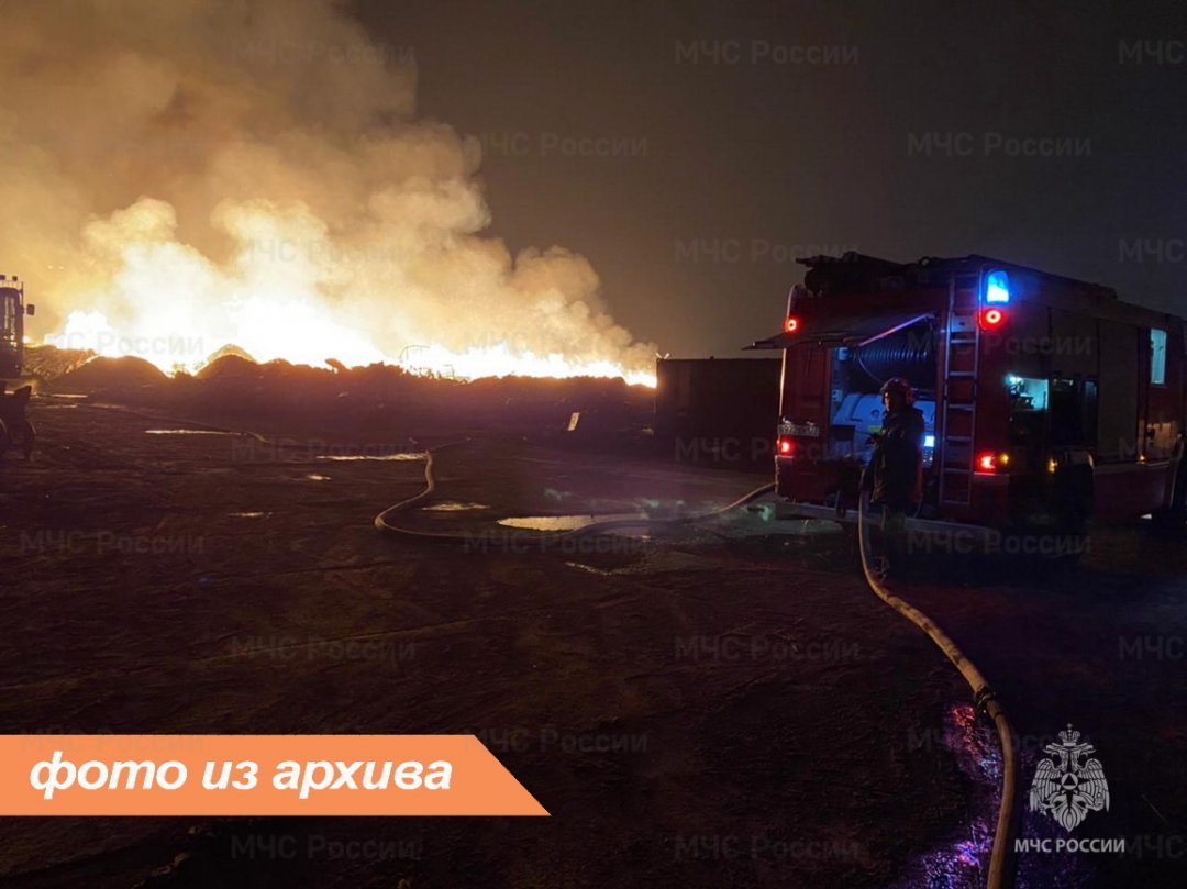 Пожарно-спасательные подразделения Ленинградской области ликвидировали пожар в г. Тихвин